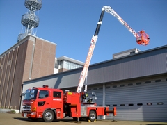 「屈折はしご付消防自動車」の画像3