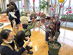 「親子で楽しむまゆ玉飾り」の画像