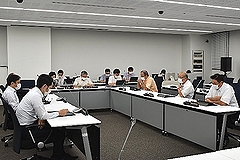 「まちづくり・新エネルギー対策特別委員協議会の様子」の画像