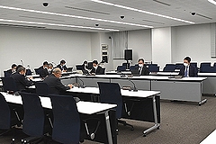 「まちづくり・新エネルギー対策特別委員協議会の様子」の画像