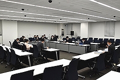 「まちづくり・新エネルギー対策特別委員協議会の様子」の画像