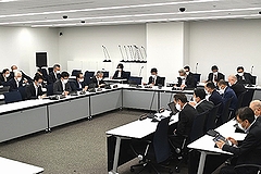 「第9回議会活性化特別委員会の様子」の画像