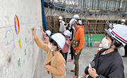 記事「まちなか再開発、工事現場を見学」の画像