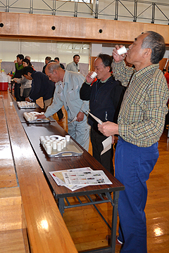 「食事会のイベントの利きそば」の画像