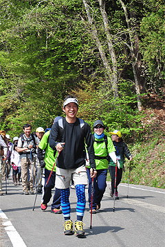 「荻原さんと一緒にノルディックウオークに挑戦」の画像