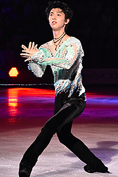 「新しいエキシビジョンプログラを披露した羽生結弦さん」の画像