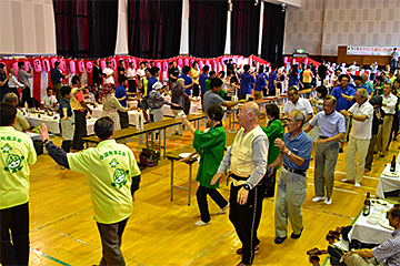 「ランナーと一緒に小国音頭を踊りました」の画像