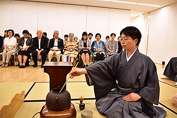 「茶道宗偏流長岡支部の茶席」の画像