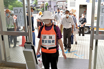 「市内初の広域避難訓練」の画像1