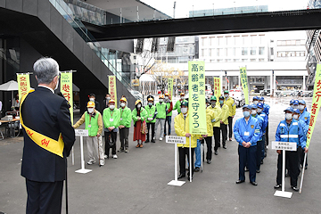 「街頭広報出発式」の画像