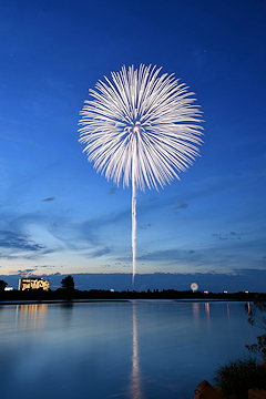 「長岡の夜空に咲いた大輪の花」の画像