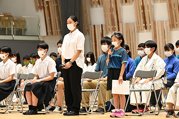 「長岡高校3年生の加藤郁さん・栃尾南小学校4年生の佐藤理子さん」の画像