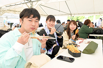 「フードコートやキッズパーク」の画像1