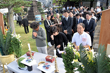 「戦災殉難者墓前法要」の画像