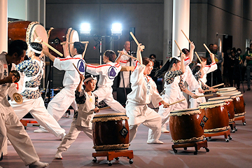 「悠久太鼓長岡青悠会の演奏」の画像