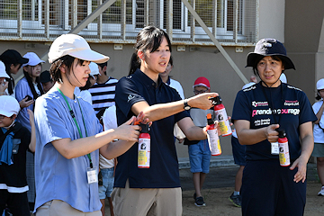 「クマ撃退スプレーの使い方を確認」の画像1