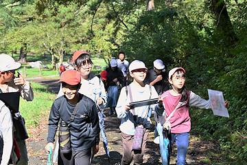 「スマホ片手に歴史巡りをしてはいかが」の画像