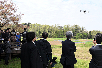 「最新ドローンの実演」の画像2