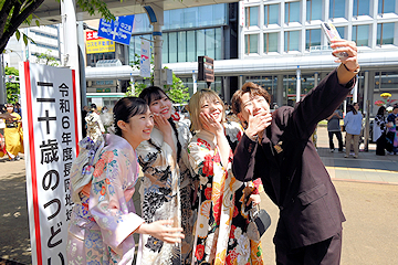 「長岡地域会場のアオーレ長岡」の画像2