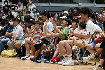 「小島よしお お笑いライブ、パレード」の画像2